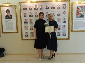 Болховская Евгения Владимировна - учитель начальных классов была награждена Благодарностью Совета депутатов.